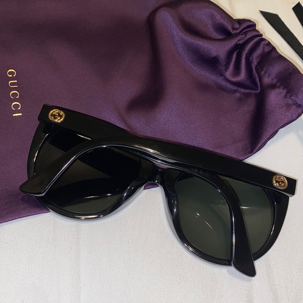 Gucci sunglasses with soft case